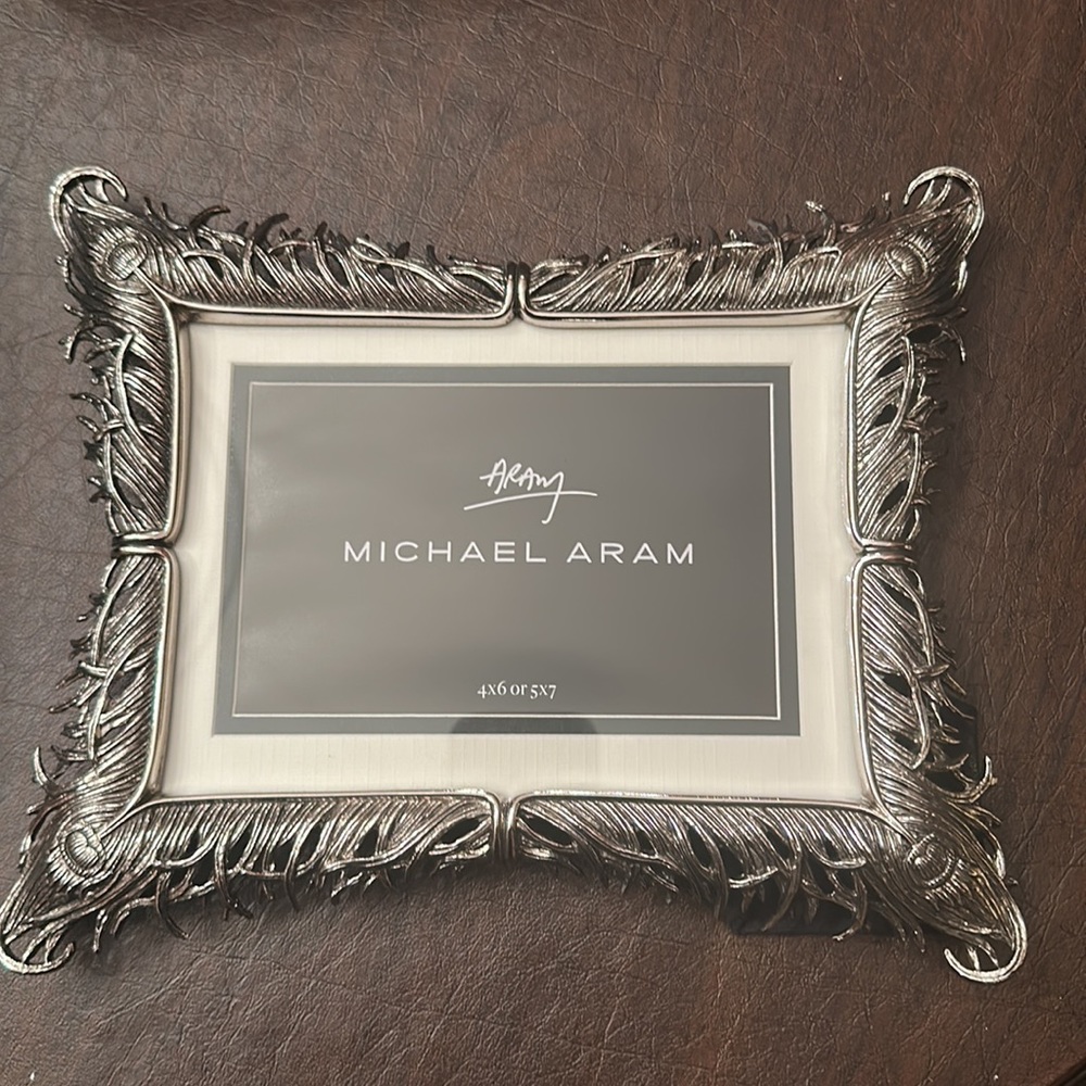 Michael Aram Plume 5x7 Convertible Frame NWOT in Nickel
